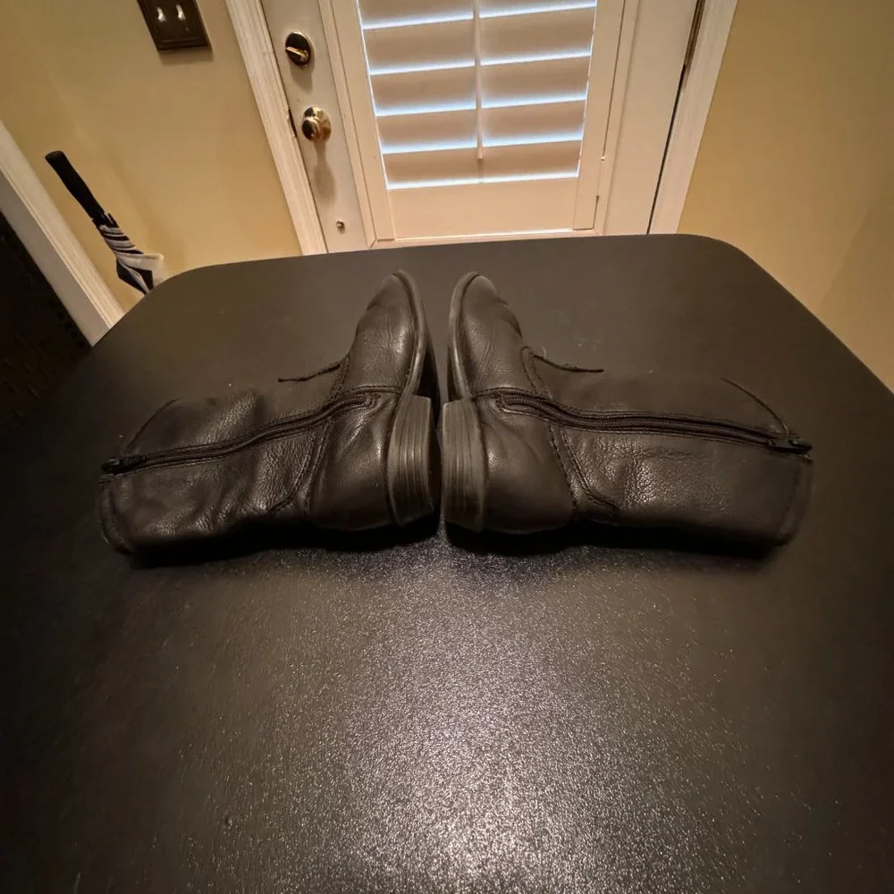 Frye size 10 black boots carson pull on 97801